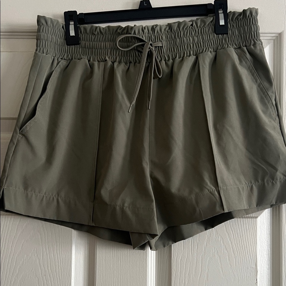 No Boundaries High Waist Olive Shorts With Pockets Jr XL(15-17)